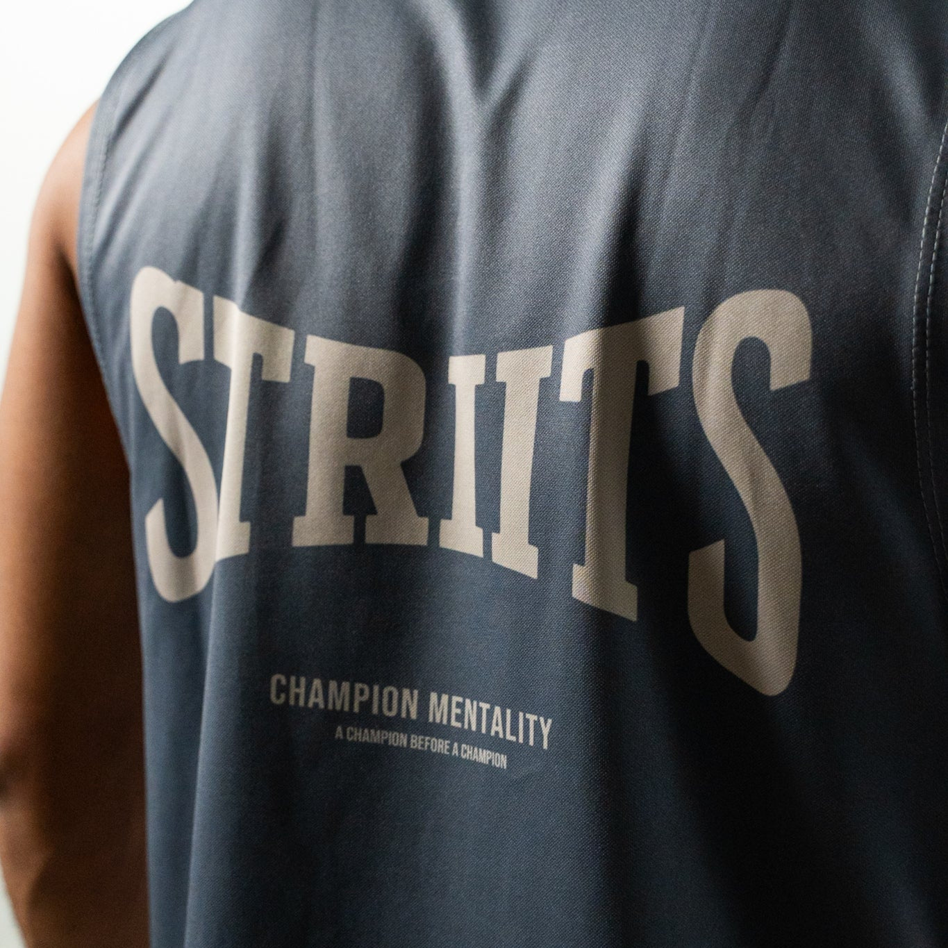 CHAMPION'S CUT OFF