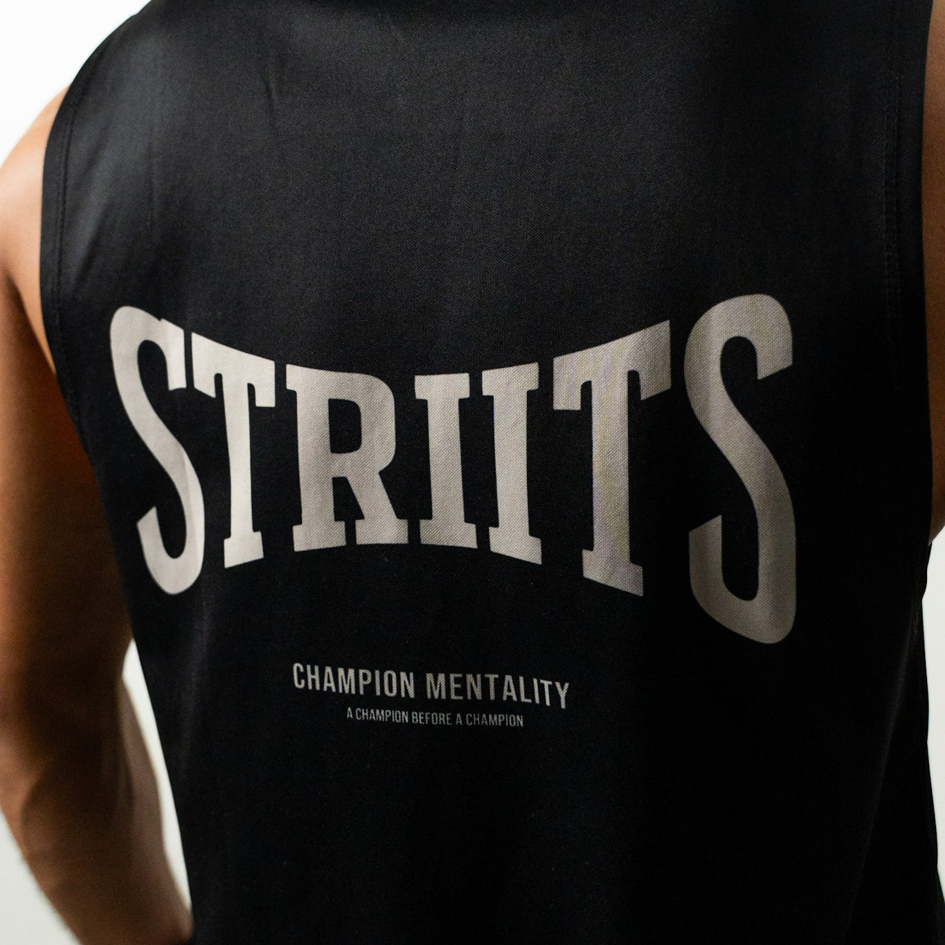 CHAMPION'S CUT OFF